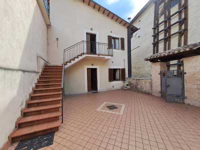 Appartamento in Vendita a Cerreto di Spoleto Localetã  Bagni Triponzo